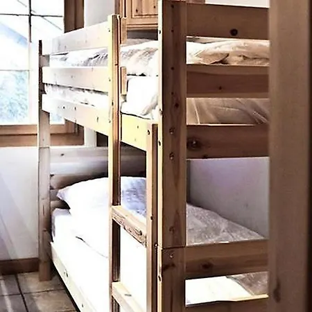Unter-gstaad Sleeps 4 Wifi アパート